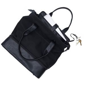 BEIS: The Convertible Weekender in Black